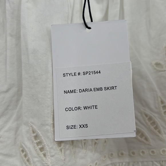 🆕Generation Love Daria Embroidered Skirt White Scalloped Edge Design Sz XXS - Picture 4 of 7